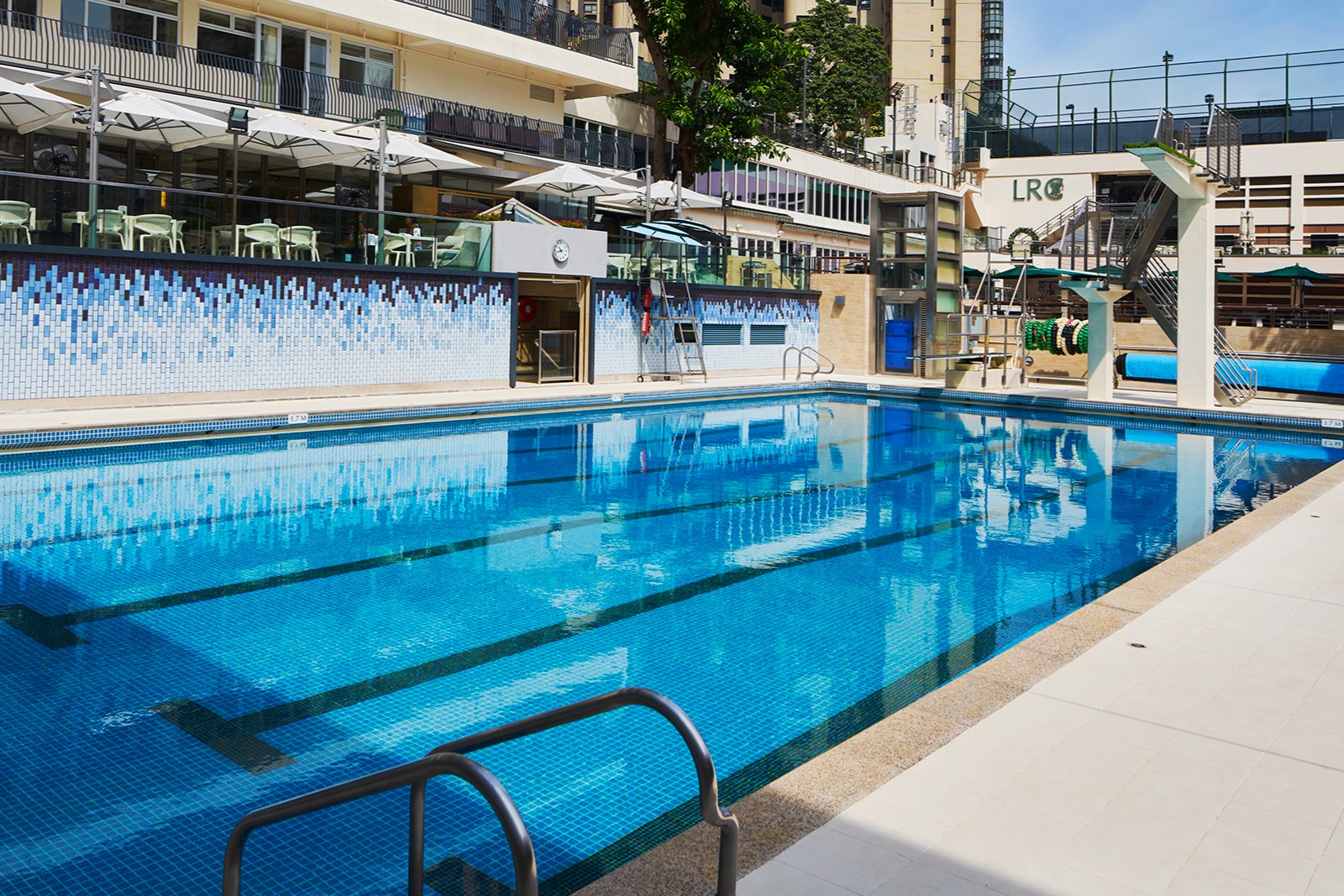 https://www.lrc.com.hk/storage/assets/4deb4fc8-4467-48a5-a16c-a73a64534edb/87_Outdoor-Pool_4.jpg